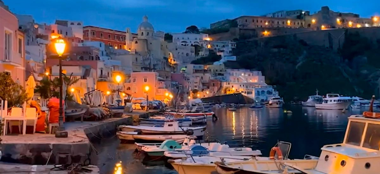 Procida, Azzurro Storie di Mare su Rai 1 racconta l'isola flegrea