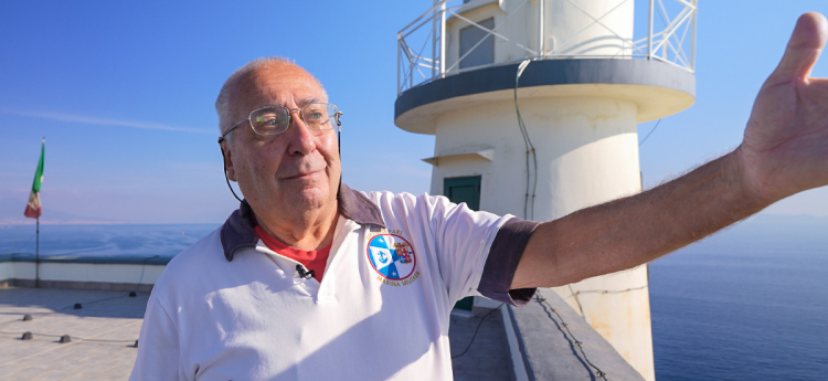 Vivere in un faro. La storia di Fulvio Palumbo, il fanalista di Capo Miseno
