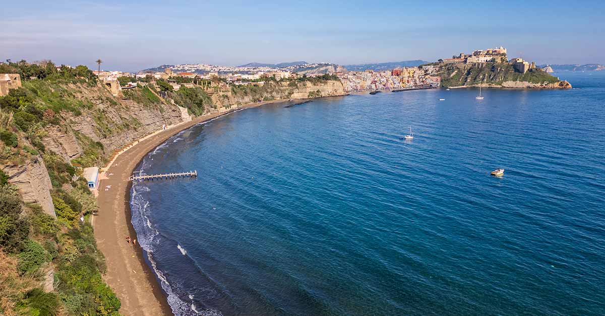 spiaggia-della-chiaia-procida
