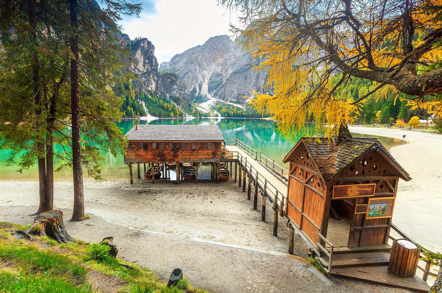 palafitta-lago-braies-dolomiti