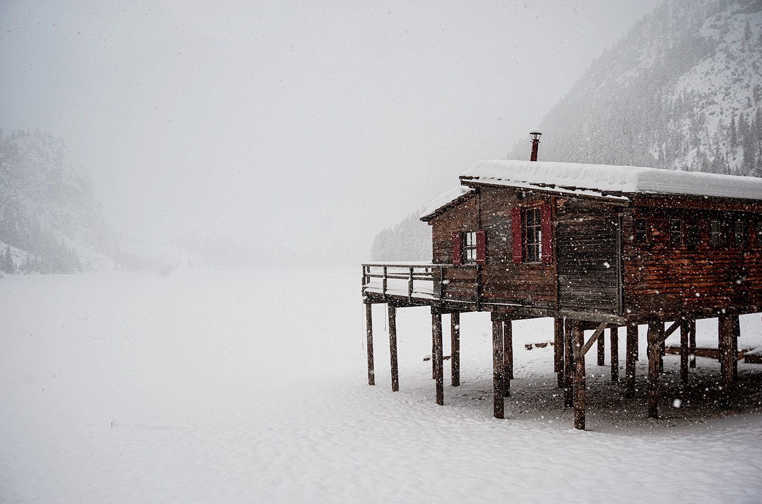 palafitta-lago-braies-dolomiti