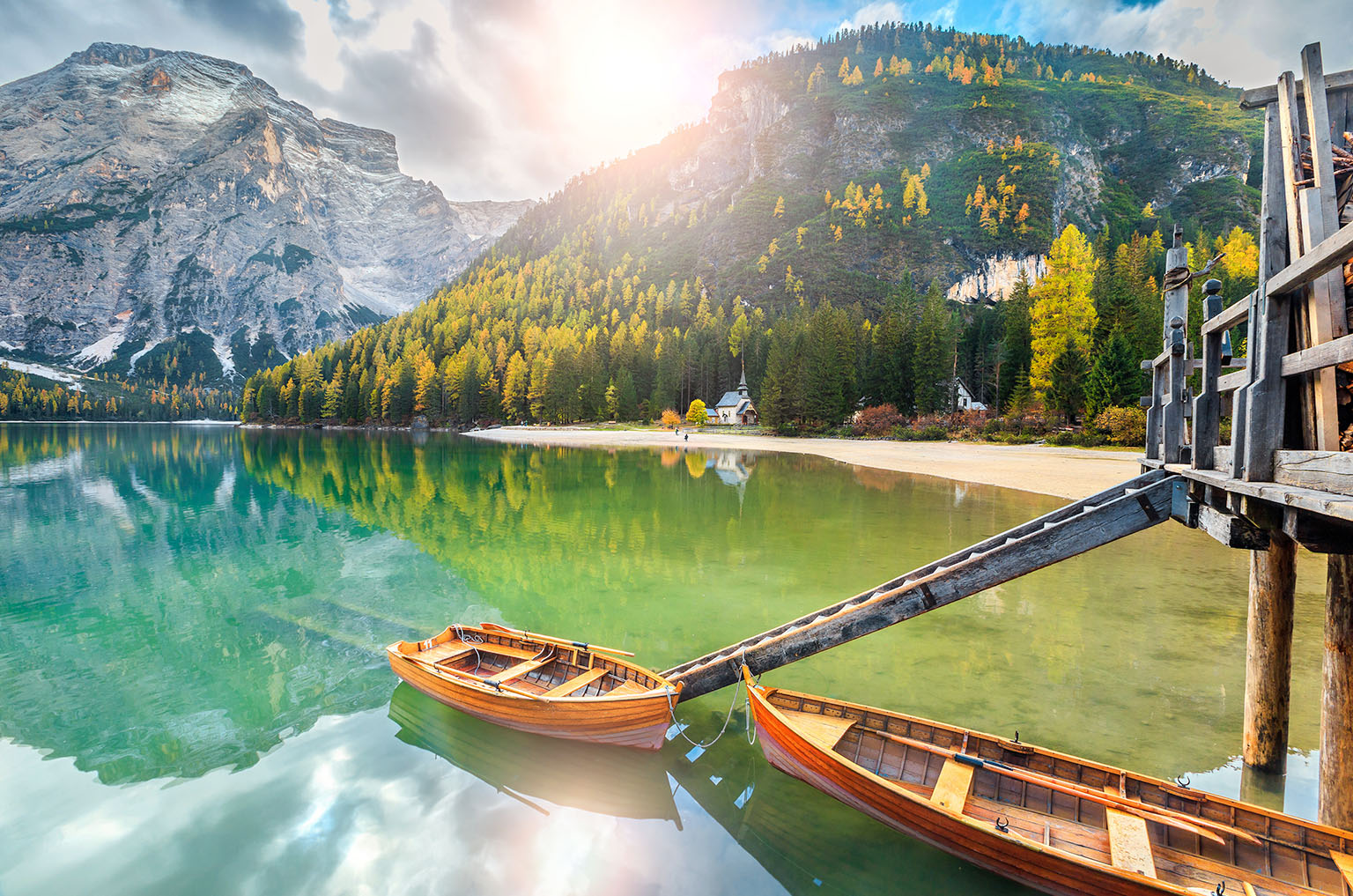 palafitta-lago-braies-dolomiti