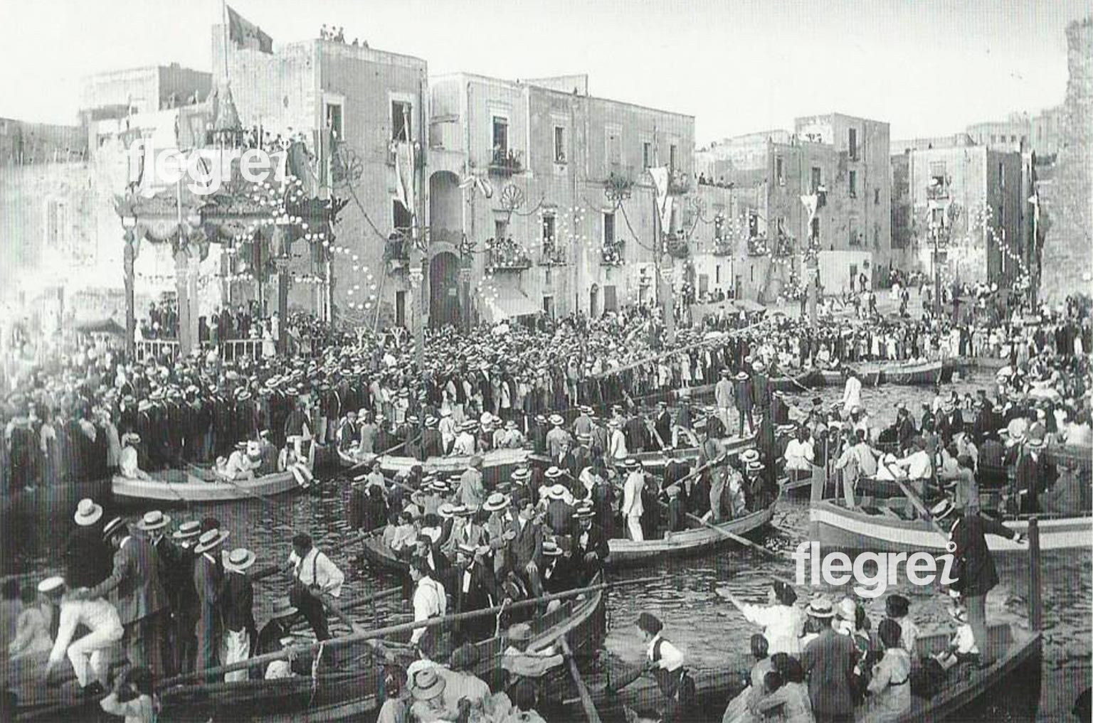 pennone-a-mare-darsena-di-pozzuoli